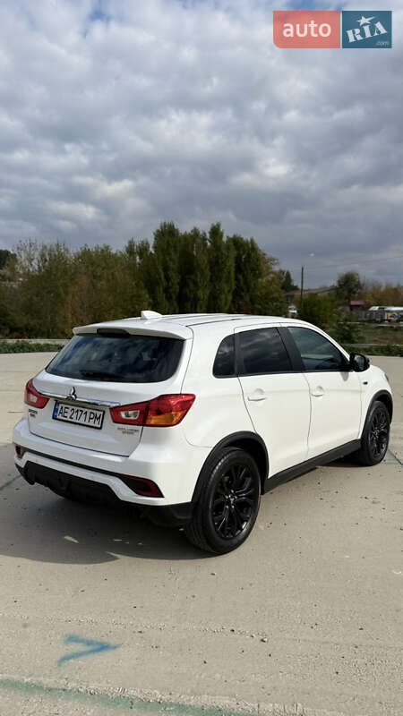 Позашляховик / Кросовер Mitsubishi Outlander Sport 2018 в Дніпрі
