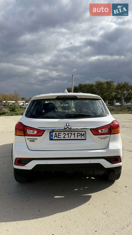 Позашляховик / Кросовер Mitsubishi Outlander Sport 2018 в Дніпрі