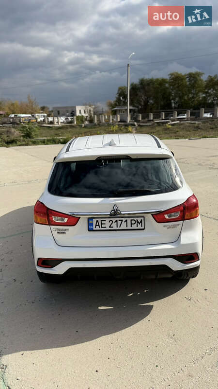 Позашляховик / Кросовер Mitsubishi Outlander Sport 2018 в Дніпрі