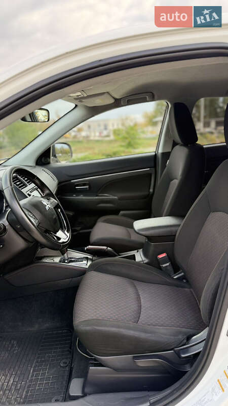 Позашляховик / Кросовер Mitsubishi Outlander Sport 2018 в Дніпрі