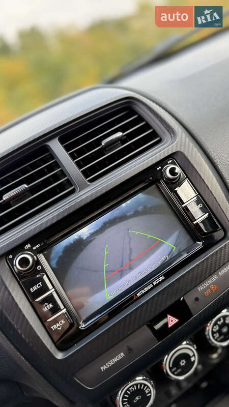 Позашляховик / Кросовер Mitsubishi Outlander Sport 2018 в Дніпрі