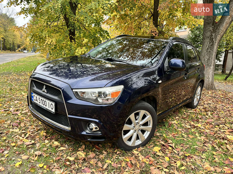 Внедорожник / Кроссовер Mitsubishi Outlander Sport 2012 в Черкассах