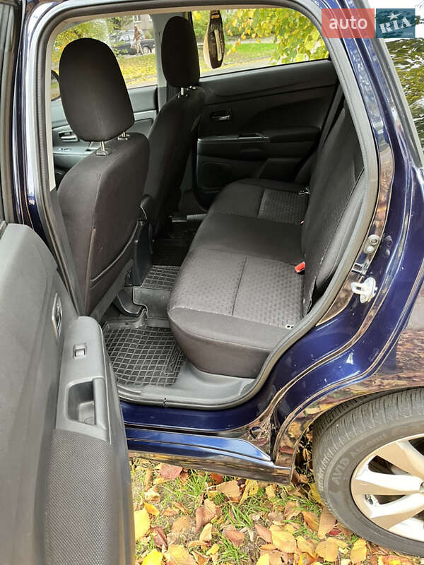 Внедорожник / Кроссовер Mitsubishi Outlander Sport 2012 в Черкассах