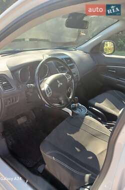 Внедорожник / Кроссовер Mitsubishi Outlander Sport 2011 в 