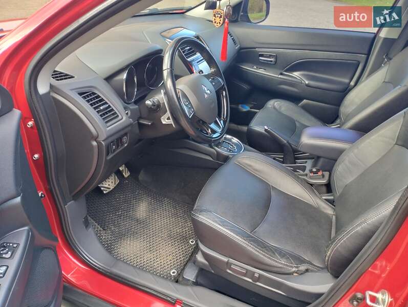 Внедорожник / Кроссовер Mitsubishi Outlander Sport 2016 в Бурштыне