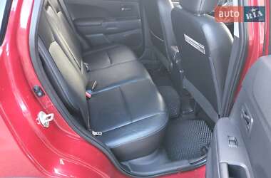 Внедорожник / Кроссовер Mitsubishi Outlander Sport 2016 в 