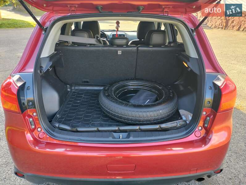 Внедорожник / Кроссовер Mitsubishi Outlander Sport 2016 в Бурштыне