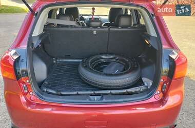 Внедорожник / Кроссовер Mitsubishi Outlander Sport 2016 в 