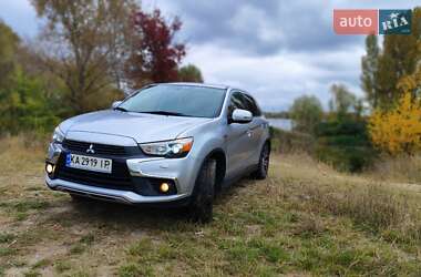 Внедорожник / Кроссовер Mitsubishi Outlander Sport 2016 в Киеве