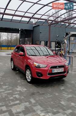 Внедорожник / Кроссовер Mitsubishi Outlander Sport 2014 в Кременчуге