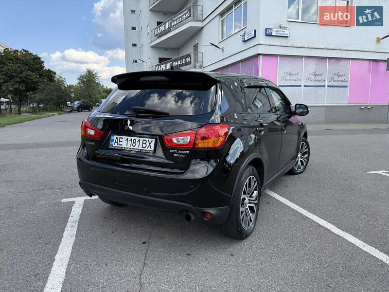 Внедорожник / Кроссовер Mitsubishi Outlander Sport 2016 в Киеве