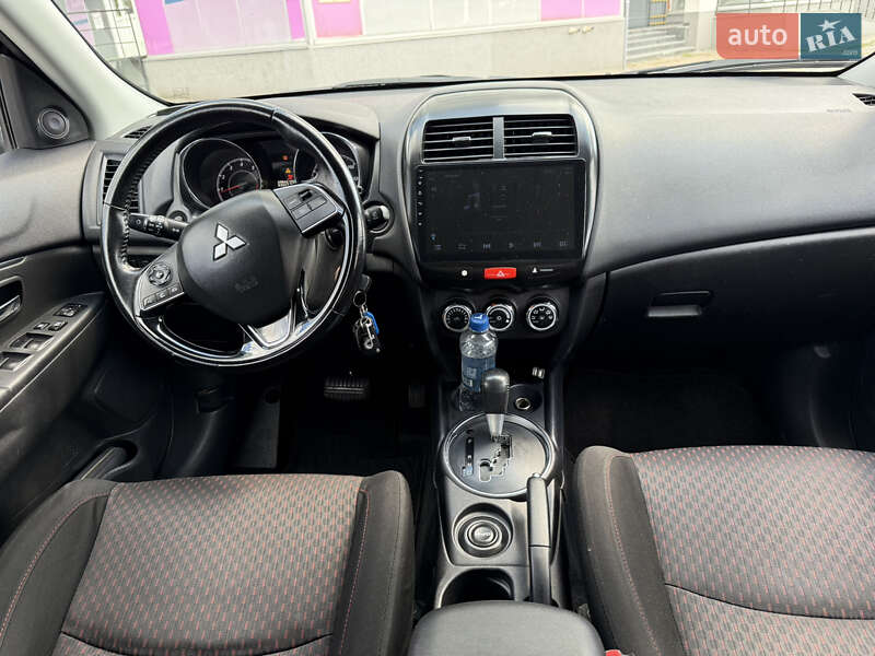 Внедорожник / Кроссовер Mitsubishi Outlander Sport 2016 в Киеве