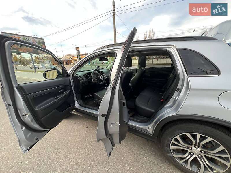 Внедорожник / Кроссовер Mitsubishi Outlander Sport 2016 в Киеве фото 22 Внедорожник / Кроссовер Mitsubishi Outlander Sport 2016 в Киеве