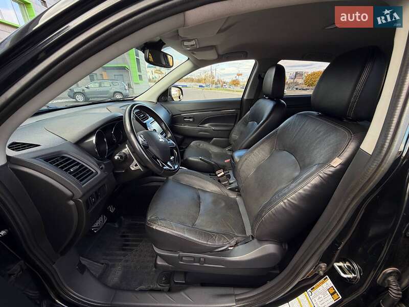 Позашляховик / Кросовер Mitsubishi Outlander Sport 2016 в Кривому Розі