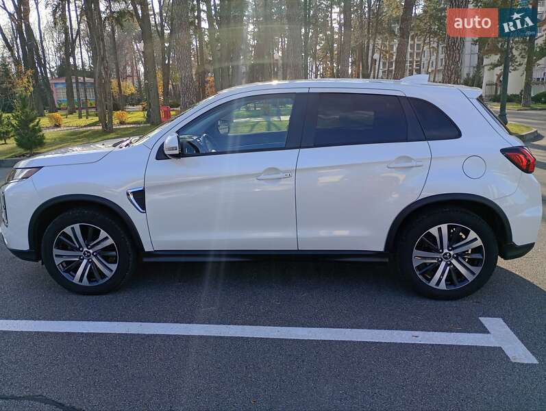 Внедорожник / Кроссовер Mitsubishi Outlander Sport 2020 в Харькове