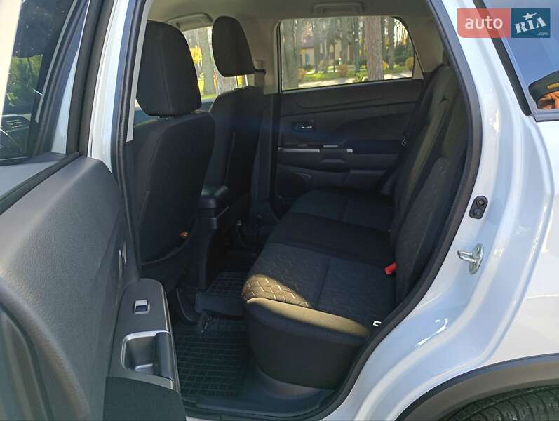 Внедорожник / Кроссовер Mitsubishi Outlander Sport 2020 в Харькове