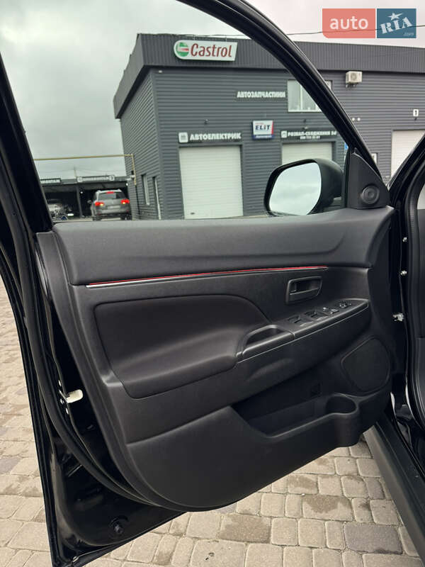 Внедорожник / Кроссовер Mitsubishi Outlander Sport 2015 в Киеве фото 10 Внедорожник / Кроссовер Mitsubishi Outlander Sport 2015 в Киеве