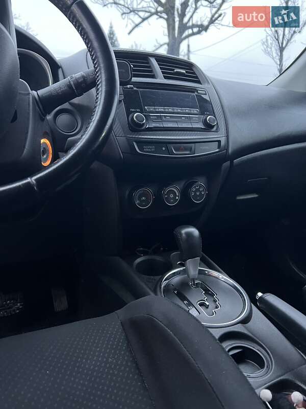 Внедорожник / Кроссовер Mitsubishi Outlander Sport 2014 в Ивано-Франковске