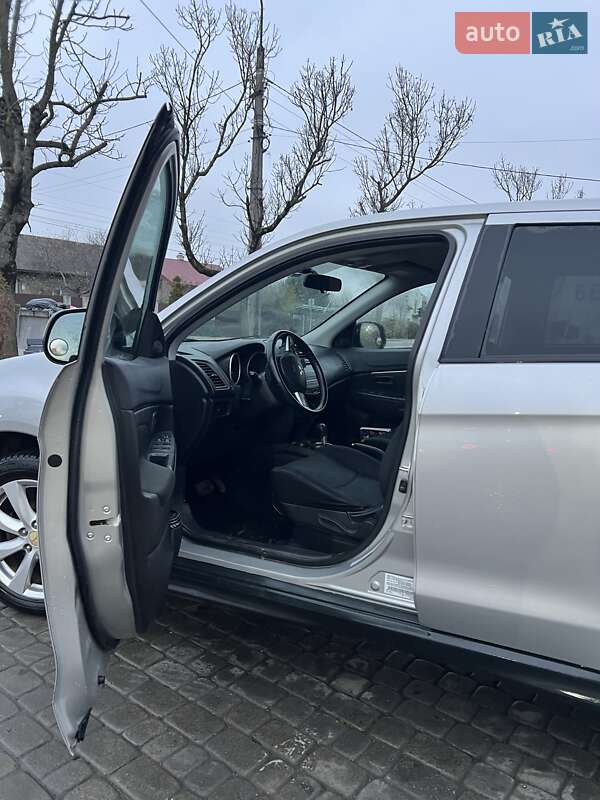 Внедорожник / Кроссовер Mitsubishi Outlander Sport 2014 в Ивано-Франковске