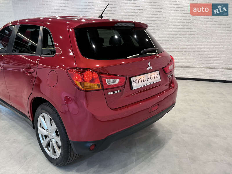 Внедорожник / Кроссовер Mitsubishi Outlander Sport 2014 в Одессе