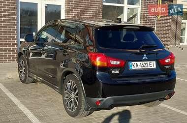Внедорожник / Кроссовер Mitsubishi Outlander Sport 2016 в Киеве