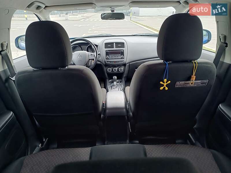 Внедорожник / Кроссовер Mitsubishi Outlander Sport 2017 в Киеве