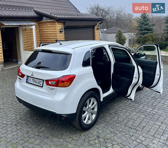 Внедорожник / Кроссовер Mitsubishi Outlander Sport 2015 в Умани