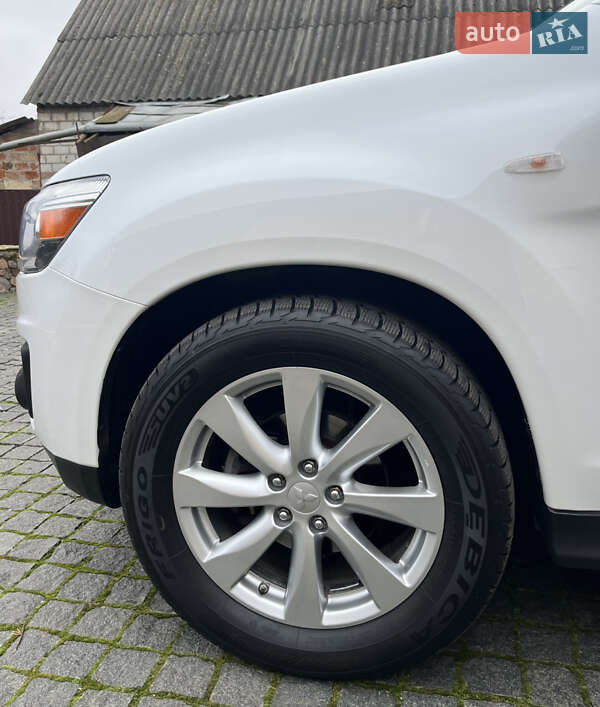 Внедорожник / Кроссовер Mitsubishi Outlander Sport 2015 в Умани