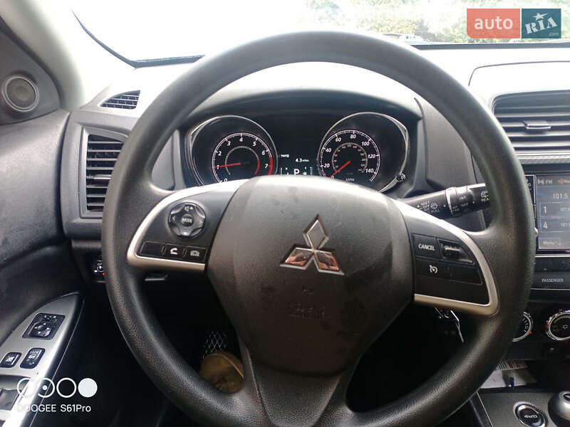 Внедорожник / Кроссовер Mitsubishi Outlander Sport 2018 в Тернополе