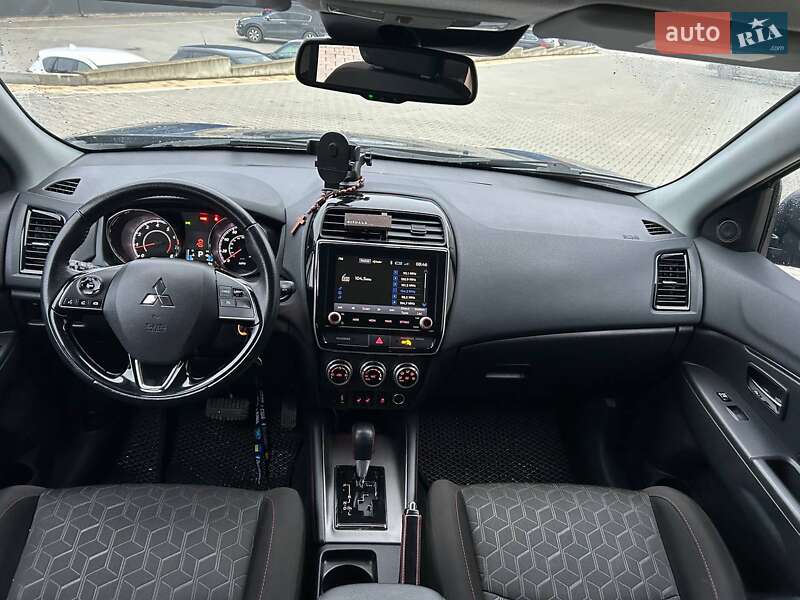 Позашляховик / Кросовер Mitsubishi Outlander Sport 2022 в Івано-Франківську
