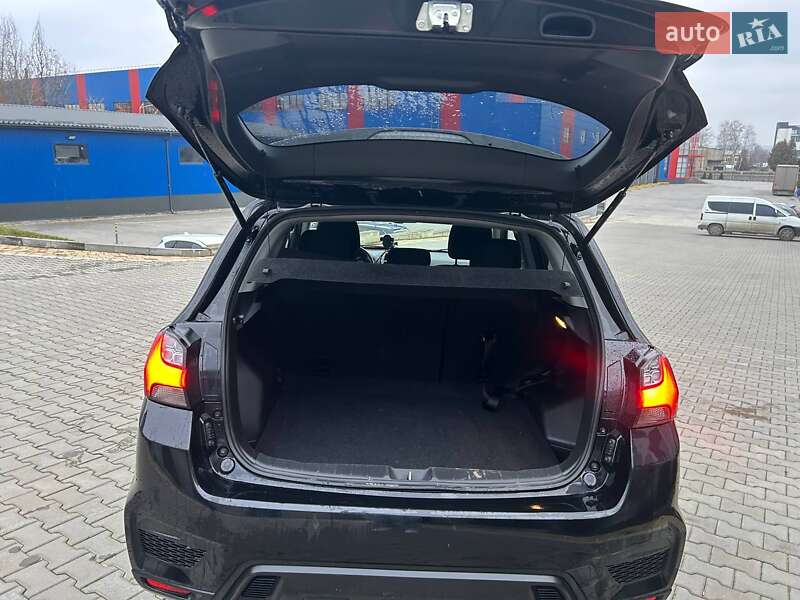 Позашляховик / Кросовер Mitsubishi Outlander Sport 2022 в Івано-Франківську