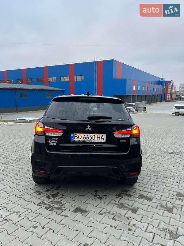 Позашляховик / Кросовер Mitsubishi Outlander Sport 2022 в Івано-Франківську