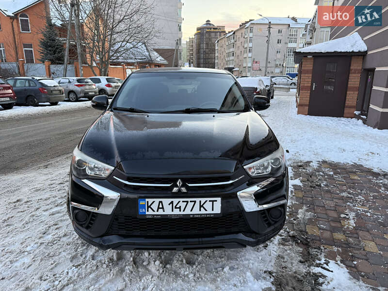 Позашляховик / Кросовер Mitsubishi Outlander Sport 2018 в Києві
