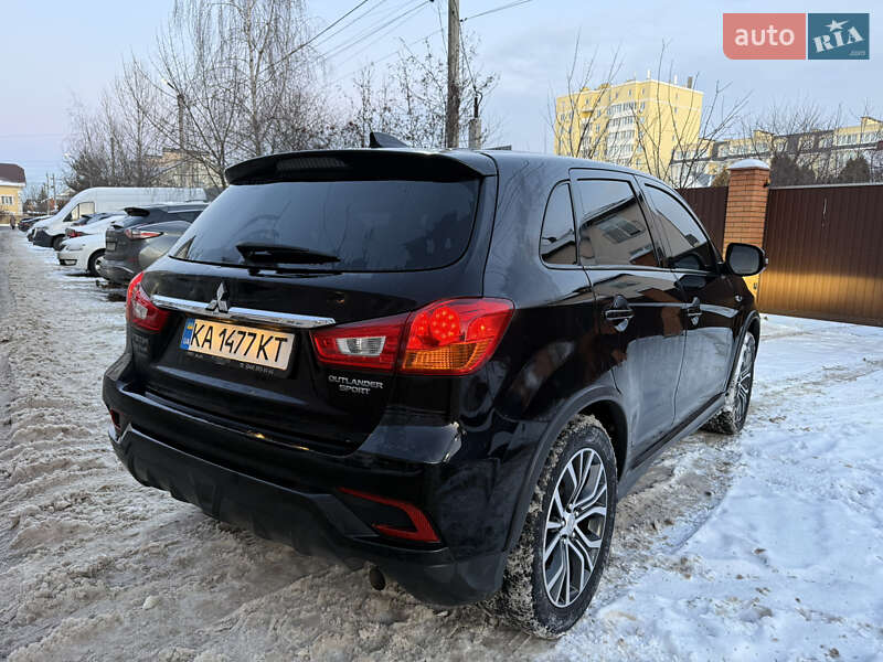 Позашляховик / Кросовер Mitsubishi Outlander Sport 2018 в Києві