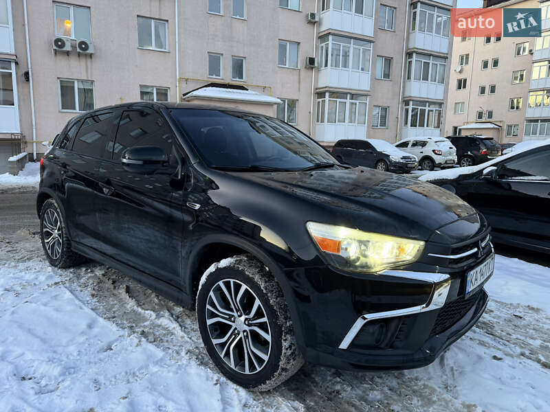 Позашляховик / Кросовер Mitsubishi Outlander Sport 2018 в Києві