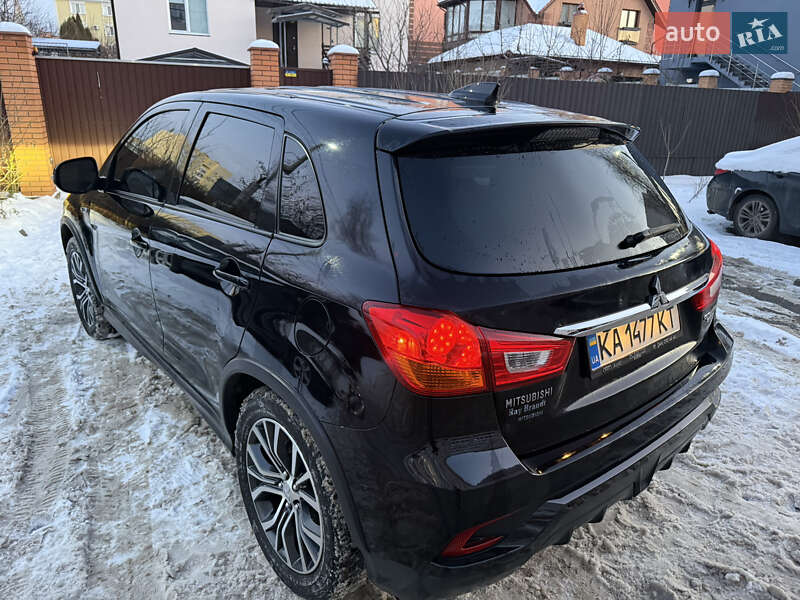 Позашляховик / Кросовер Mitsubishi Outlander Sport 2018 в Києві