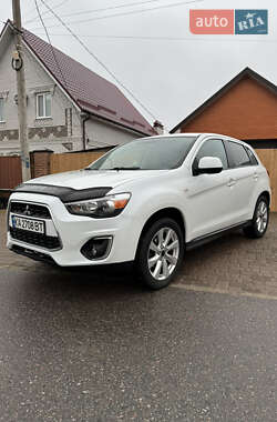 Внедорожник / Кроссовер Mitsubishi Outlander Sport 2014 в Мироновке