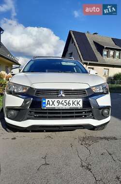 Внедорожник / Кроссовер Mitsubishi Outlander Sport 2016 в Львове