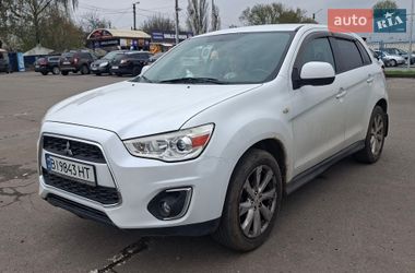 Внедорожник / Кроссовер Mitsubishi Outlander Sport 2015 в Полтаве