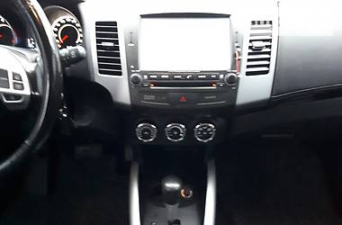 Внедорожник / Кроссовер Mitsubishi Outlander XL 2010 в Николаеве