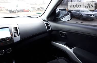 Внедорожник / Кроссовер Mitsubishi Outlander XL 2010 в Николаеве