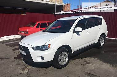 Внедорожник / Кроссовер Mitsubishi Outlander XL 2011 в Чернигове