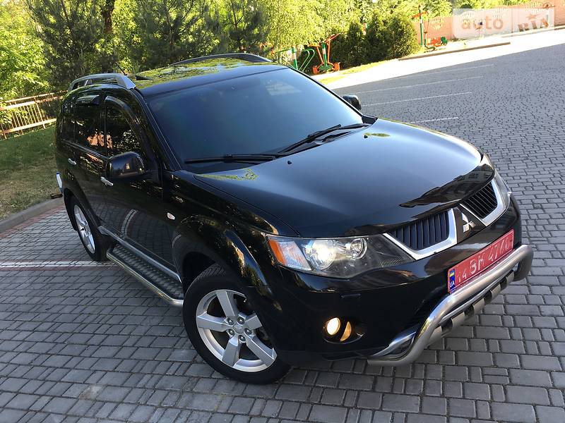 Внедорожник / Кроссовер Mitsubishi Outlander XL 2009 в Ивано-Франковске