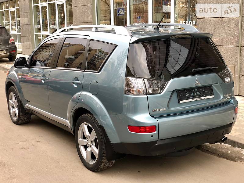 Внедорожник / Кроссовер Mitsubishi Outlander XL 2008 в Киеве