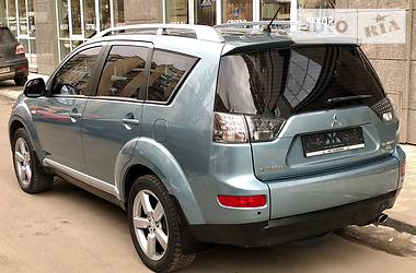 Позашляховик / Кросовер Mitsubishi Outlander XL 2008 в 