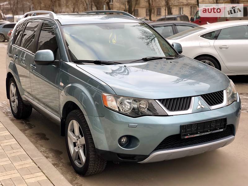 Внедорожник / Кроссовер Mitsubishi Outlander XL 2008 в Киеве