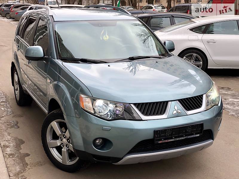 Внедорожник / Кроссовер Mitsubishi Outlander XL 2008 в Киеве