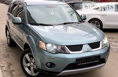 Позашляховик / Кросовер Mitsubishi Outlander XL 2008 в 