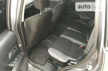 Позашляховик / Кросовер Mitsubishi Outlander XL 2010 в Києві