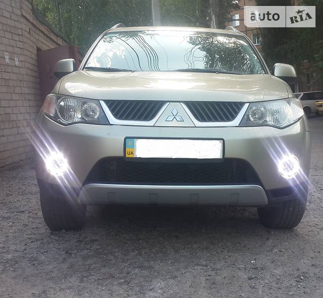 Внедорожник / Кроссовер Mitsubishi Outlander XL 2008 в Кривом Роге